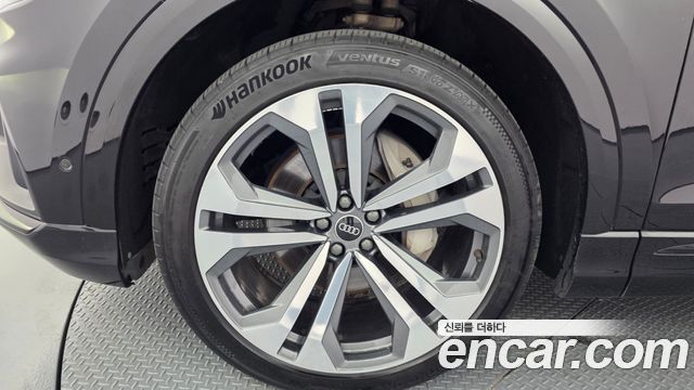 Audi Q8 (4M) 55 TFSI Quattro Premium 2023 — фото 5
