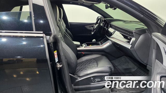 Audi Q8 (4M) 55 TFSI Quattro Premium 2023 — фото 11