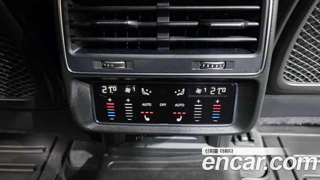 Audi Q8 (4M) 55 TFSI Quattro Premium 2023 — фото 19