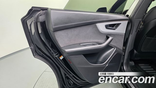 Audi Q8 (4M) 55 TFSI Quattro Premium 2023 — фото 25