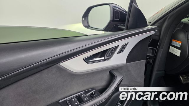 Audi Q8 (4M) 55 TFSI Quattro Premium 2023 — фото 27