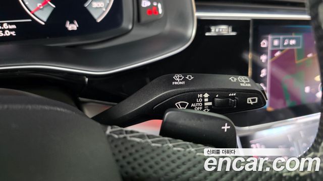Audi Q8 (4M) 55 TFSI Quattro Premium 2023 — фото 38