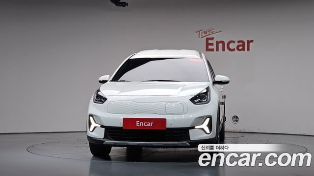 Kia Niro Plus Air 2023 — фото 3