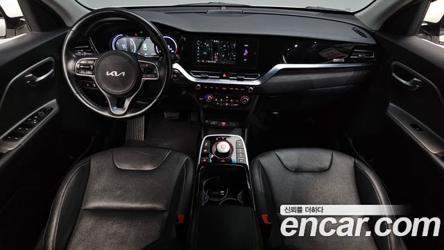 Kia Niro Plus Air 2023 — фото 7