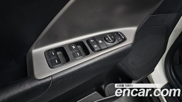 Kia Niro Plus Air 2023 — фото 17