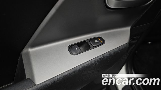 Kia Niro Plus Air 2023 — фото 19
