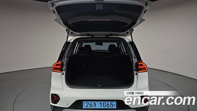 Kia Niro Plus Air 2023 — фото 20