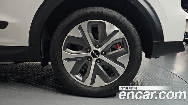 Kia Niro Plus Air 2023 — фото 21