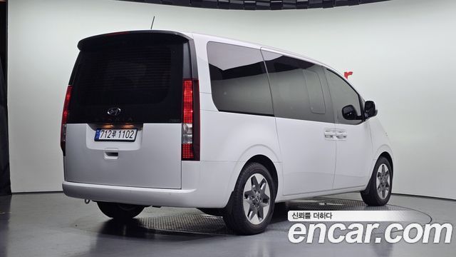Hyundai Staria Tourer 11-Seater Modern 2024 — фото 2