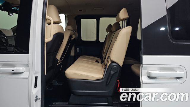 Hyundai Staria Tourer 11-Seater Modern 2024 — фото 12