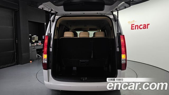 Hyundai Staria Tourer 11-Seater Modern 2024 — фото 18