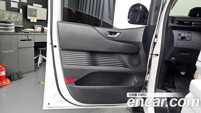 Hyundai Staria Tourer 11-Seater Modern 2024 — фото 24