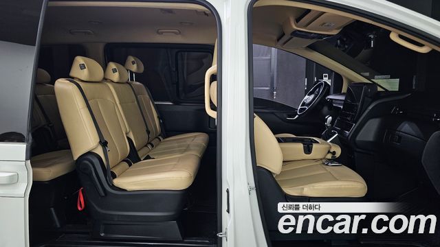 Hyundai Staria Tourer 11-Seater Modern 2024 — фото 26