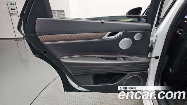 Genesis G80 (RG3) Gasoline 2.5 Turbo AWD 2025 — фото 31