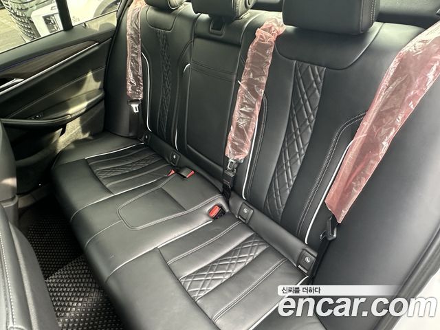 BMW 5 Series (G30) 520d xDrive M Sport Package Plus 2017 — фото 15