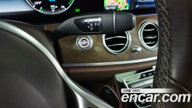 Mercedes-Benz E-Class (W213) E300e Exclusive 2019 — фото 9