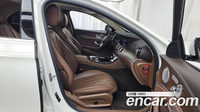 Mercedes-Benz E-Class (W213) E300e Exclusive 2019 — фото 11