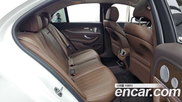Mercedes-Benz E-Class (W213) E300e Exclusive 2019 — фото 12