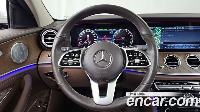 Mercedes-Benz E-Class (W213) E300e Exclusive 2019 — фото 13