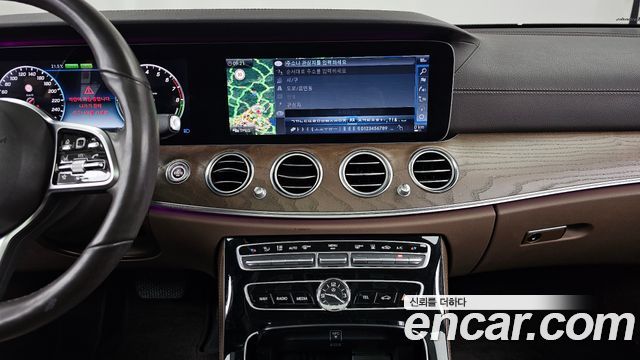 Mercedes-Benz E-Class (W213) E300e Exclusive 2019 — фото 14