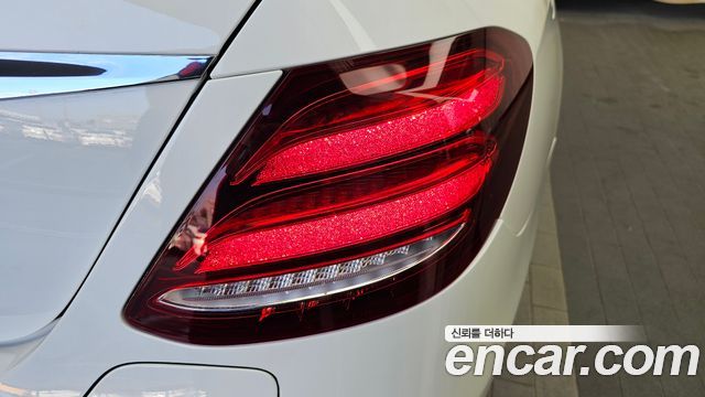 Mercedes-Benz E-Class (W213) E300e Exclusive 2019 — фото 23