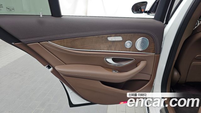 Mercedes-Benz E-Class (W213) E300e Exclusive 2019 — фото 25