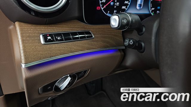 Mercedes-Benz E-Class (W213) E300e Exclusive 2019 — фото 27