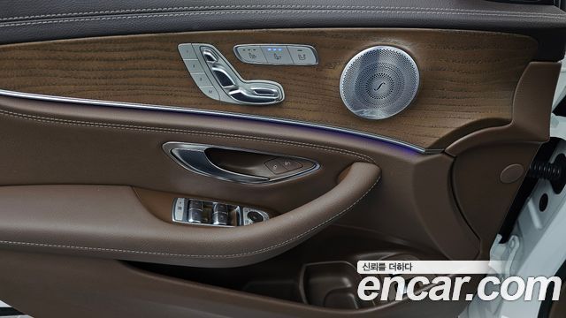 Mercedes-Benz E-Class (W213) E300e Exclusive 2019 — фото 32