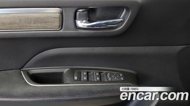 Renault Korea QM6 2.0 LPe Premiere 2WD 2023 — фото 29
