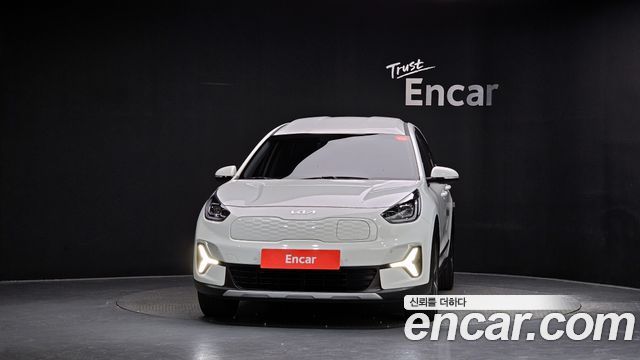 Kia Niro Plus Air 2023 — фото 3