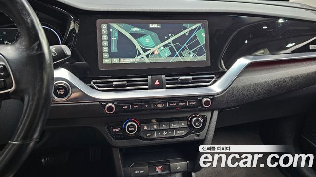 Kia Niro Plus Air 2023 — фото 18