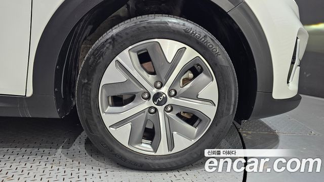 Kia Niro Plus Air 2023 — фото 27