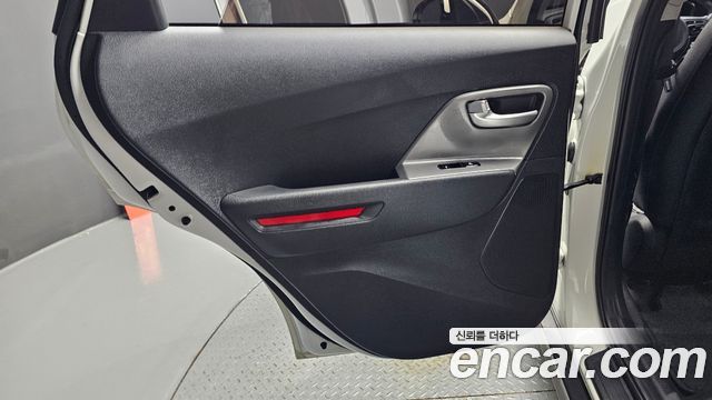 Kia Niro Plus Air 2023 — фото 31