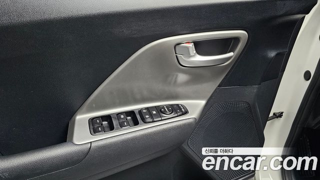 Kia Niro Plus Air 2023 — фото 35
