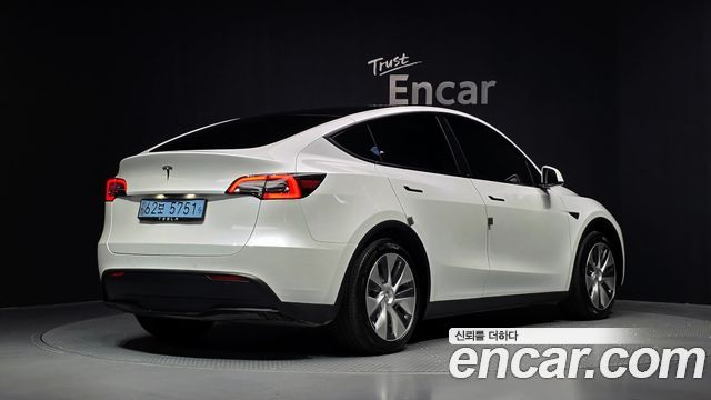 Tesla Model Y Standard Range RWD 2021 — фото 2