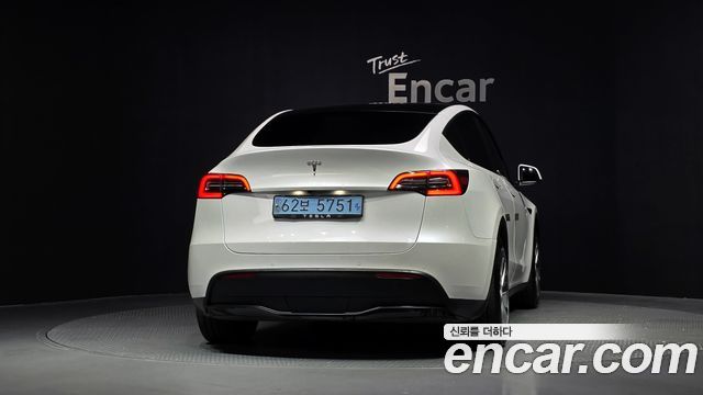 Tesla Model Y Standard Range RWD 2021 — фото 4