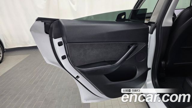 Tesla Model Y Standard Range RWD 2021 — фото 25