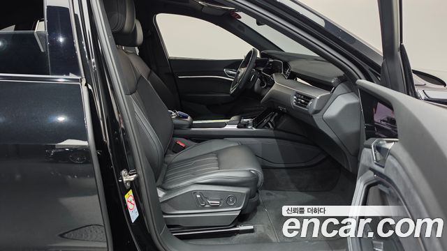 Audi e-tron S Sportback 2023 — фото 10
