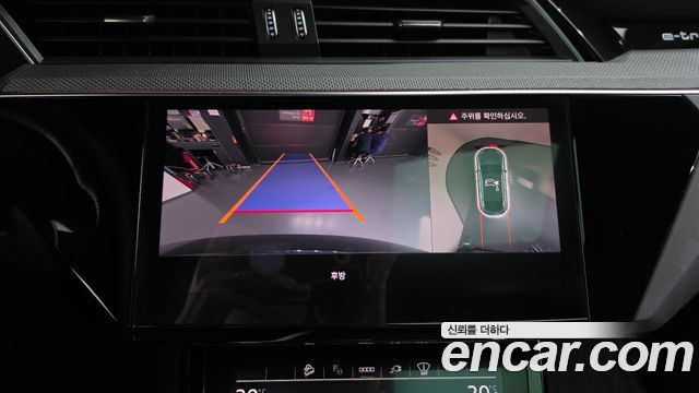 Audi e-tron S Sportback 2023 — фото 17