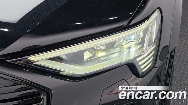 Audi e-tron S Sportback 2023 — фото 27