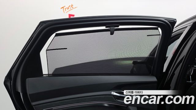 Audi e-tron S Sportback 2023 — фото 35