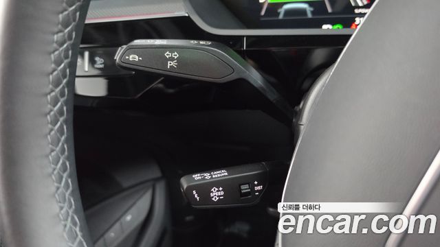 Audi e-tron S Sportback 2023 — фото 47
