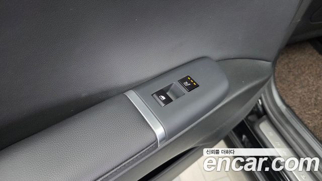 Hyundai Grandeur (GN7) 2,5 Gasoline 2WD Premium 2023 — фото 19