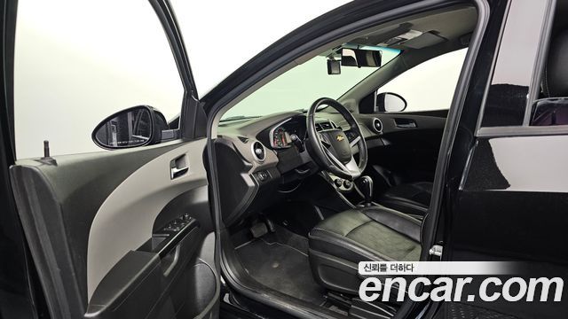 Chevrolet Aveo Sedan 1.4 Turbo LS 2017 — фото 10