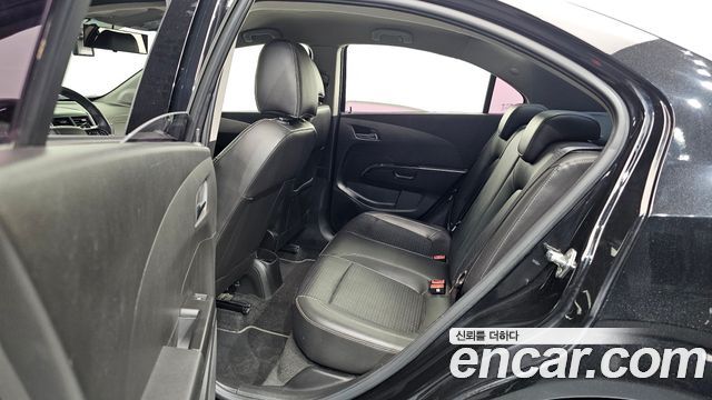 Chevrolet Aveo Sedan 1.4 Turbo LS 2017 — фото 11