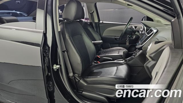 Chevrolet Aveo Sedan 1.4 Turbo LS 2017 — фото 12