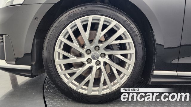 Audi A8 (D5) 55 TFSI Quattro LWB 2020 — фото 5
