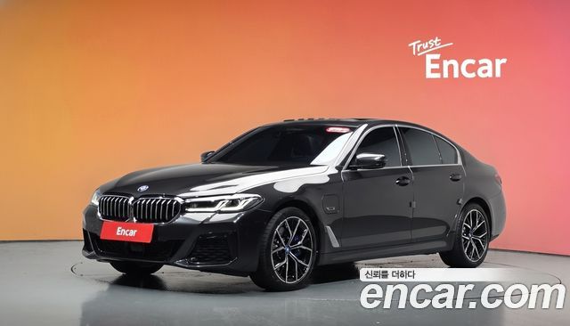 BMW 5 Series (G30) 530e M Sport 2022 — фото 1