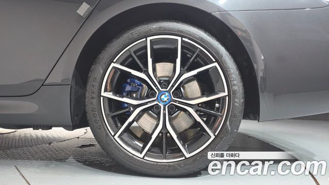 BMW 5 Series (G30) 530e M Sport 2022 — фото 21