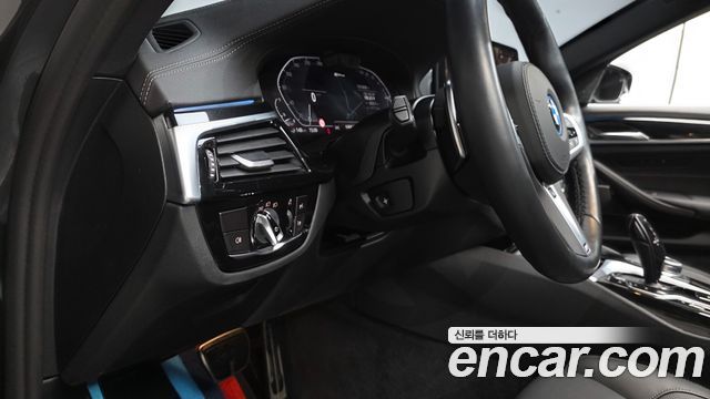 BMW 5 Series (G30) 530e M Sport 2022 — фото 30